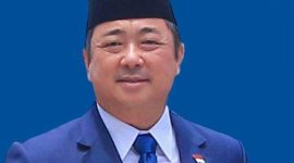 Mantan Bupati Kepulauan Sula Hendrata Thes. (Fanpage Hendrata)