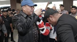 Wali Kota Ternate M. Tauhid Soleman Menyambut Pemain dan Official Klub Sepakbola Malut United FC. (Bung Ewin)