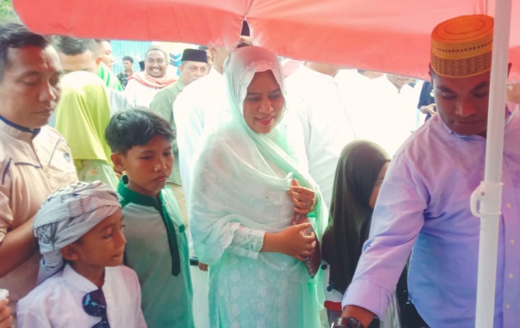 Bupati Kepulauan Sula Resmi Membuka Kampung Ramadan di Desa Fagudu. (Rakyatmu)