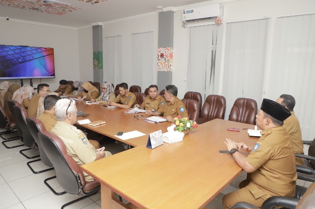 Rapat Persiapan Konsultasi Rawal RKPD Tahun 2025 yang Dipimpin Sekda Kota Ternate Rizal Marsaoly. (Rakyatmu)