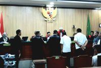 JPU KPK meminta terhormat majelis hakim untuk menolak eksepsi dua terdakwa kasus OTT Gubernur Maluku Utara Nonaktif Abdul Gani Kasuba. (Rakyatmu)
