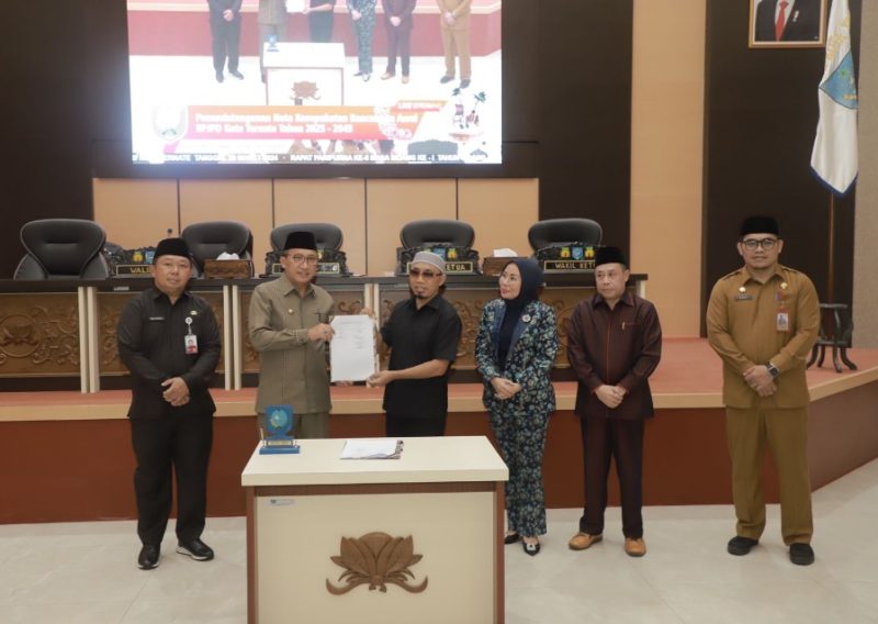 Paripurna Penandatanganan Ranwal RPJPD Tahun 2025-2045. (Ongky for Rakyatmu)