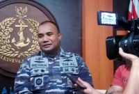 Danlanal Ternate Letkol Marinir Ridwan Azis Saat Menyampaikan Pencopotan Danpos TNI AL Bacan, Halmahera Selatan, Maluku Utara. (Rakyatmu)