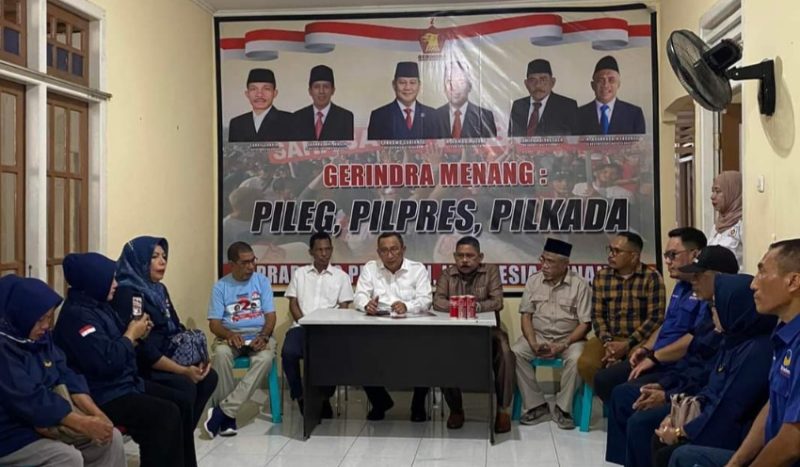 M. Tauhid Soleman Saat Memasukan Formulir Pendaftaran Penjaringan Calon Wali Kota Ternate di Partai Gerindra  (Rakyatmu)