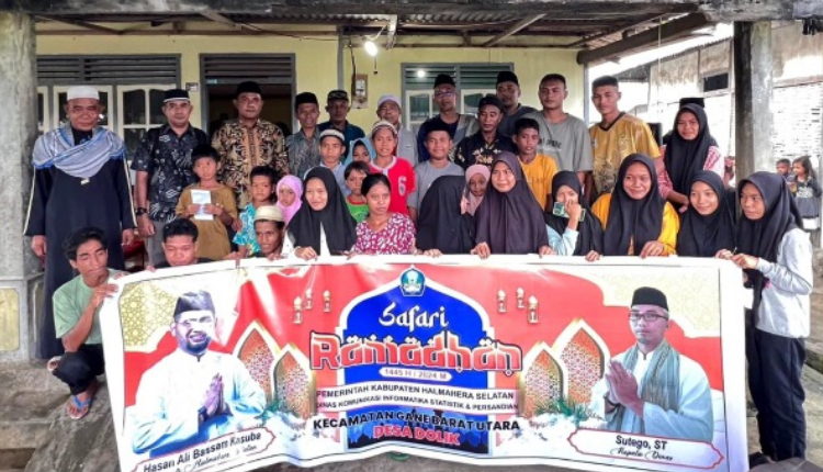 Diskominfo Halmahera Selatan berikan bantuan kepada 26 anak yatim dalam safari Ramadan. (Rakyatmu)