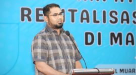 Bupati Halmahera Selatan Bassam Kassuba hadiri kegiatan revitalisasi bahasa daerah. (Dok. Humas/Rakyatmu)