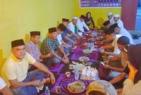 Pemilik Warkop Air Sontong Gelar Buka Puasa Bersama dengan Pelanggan Setia. (Rakyatmu)