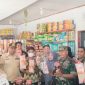 Tim Satgas Pangan Pulau Taliabu Saat Sita Sejumlah Produk Kadaluwarsa di Sejumlah Toko. (Rakyatmu)