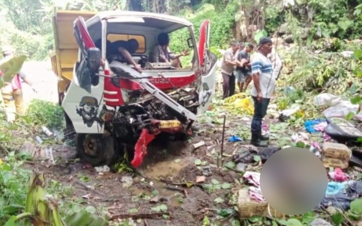 Kondisi Kecelakaan di Kabupaten Halmahera Barat, Maluku Utara, Salah Satu Korban Kepalanya Terputus. (Dok. Netizen/Rakyatmu)