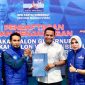 Juru Bicara Benny Laos, Opo Anwar mengembalikan formulir penjaringan ke Partai Demokrat Maluku Utara. (Opo for Rakyatmu)
