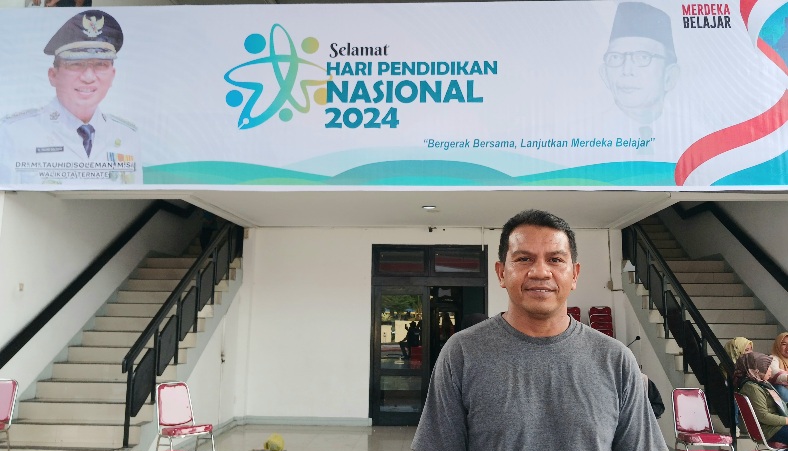 Ketua Panitia Hardiknas Kota Ternate, Risman Fara. (Rakyatmu)