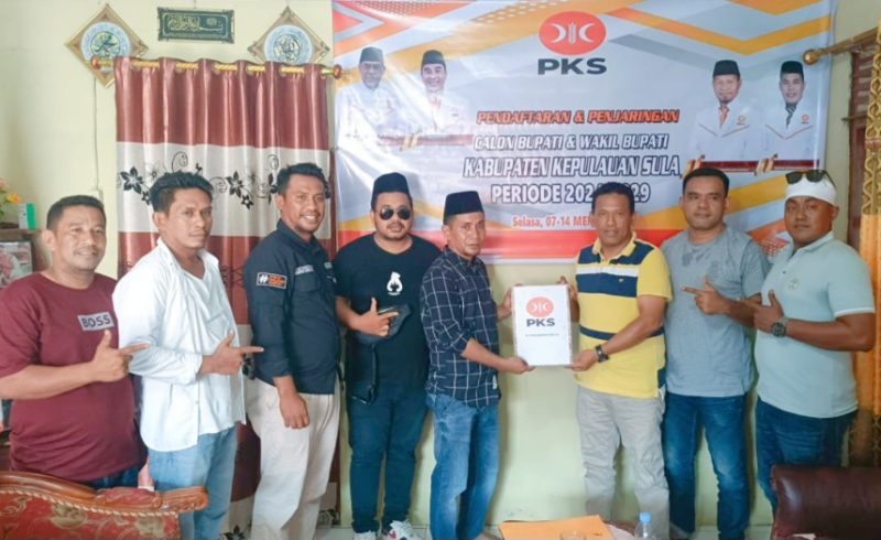 Tim LO FAM Mengambil Formulir Pendaftaran DPD PKS Kepulauan Sula. (Rakyatmu)