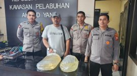 Minuman Keras Jenis Cap Tikus Sebanyak 10 Liter Diamankan Personil Polsek Pelabuhan Ahmad Yani Ternate. (Rakyatmu)