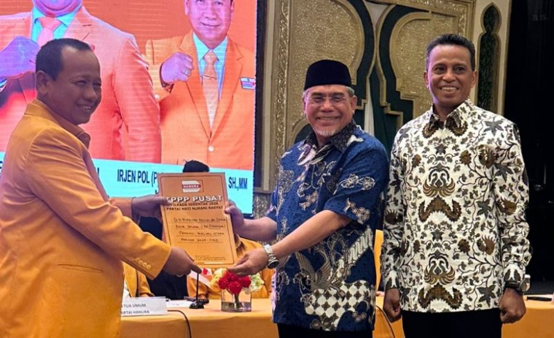 Muhammad Kasuba dan Basri Salama Menerima Rekomendasi Partai Hanura untuk Pemilihan Gubernur Maluku Utara. (Rakyatmu)