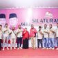Foto Randi Ridwan yang Ditanda dengan Anak Panah Mengangkat Dua Jari Berasama Wakil Wali Kota Tidore Kepulauan Muhammad Sinen pada Pilkada 2020. (Rakyatmu)