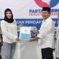 LO Ahmad Hidayat Mus Mengembalikan Formulir Pendaftaran Bakal Calon Gubernur Maluku Utara ke Tim Penjaringan Partai Perindo. (Rakyatmu)