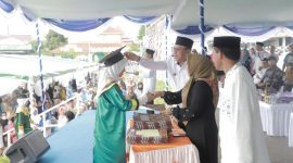 Wali Kota Ternate, Dr M Tauhid Soleman wisudakan 2.944 Siswa SD Negeri Maupun Swasta. (Ongky/Rakyatmu)