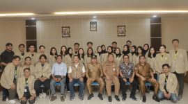 Wali Kota Ternate M. Tauhid Soleman dan Sekda Rizal Marsaoly Bersama Dosen Pembimbing UGM dan Mahasiswa Foto Berama. (Humas for Rakyatmu)