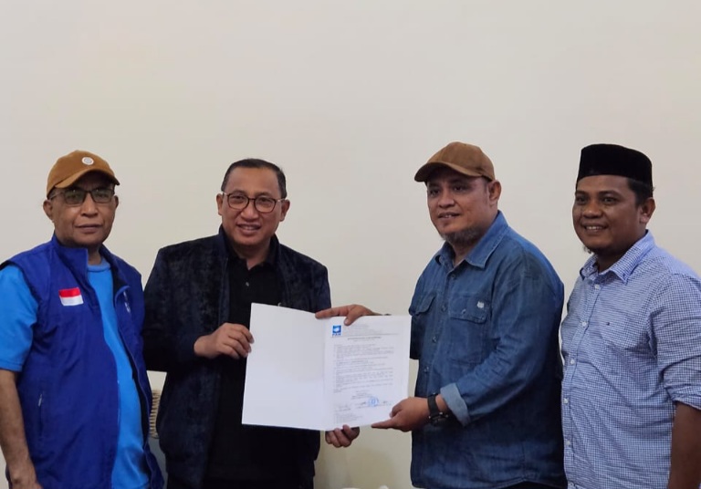 Bakal Calon Wali Kota Ternate M. Tauhid Soleman Menerima Rekomendasi PAN. (Rakyatmu)