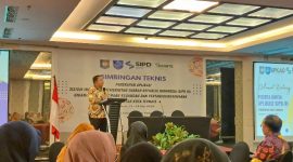 Sekretaris Daerah Kota Ternate Dr. Rizal Marsaoly saat Membuka Bimtek Penerapan SPID-RI. (Rakyatmu)