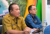 Plt. Kepala BPS Nurhidayat Maskat dan Asisten III Bidang Administrasi Umum Pemerintah Provinsi Maluku Utara, Asrul Gailea. (Rakyatmu)