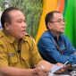 Plt. Kepala BPS Nurhidayat Maskat dan Asisten III Bidang Administrasi Umum Pemerintah Provinsi Maluku Utara, Asrul Gailea. (Rakyatmu)