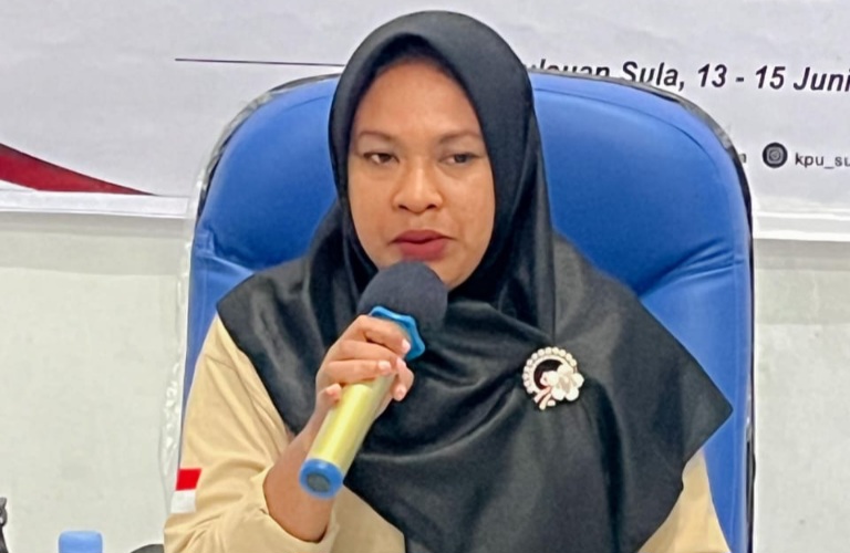 Ketua Divisi Teknis Penyelenggara KPU Kepulauan Sula Hamida Umalekhoa. (Rakyatmu)