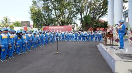 Wali Kota Ternate M. Tauhid Soleman saat Lepas 116 Atlet Mengikuti Popda ke-XI di Sofifi, Kota Tidore Kepulauan. (Humas for Rakyatmu)