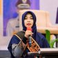 Bunda Paud Kabupaten Halmahera Selatan, Rifa’at Al Sa’adah Bassam Memaparkan Materi di Kegiatan Bulan Merdeka Belajar Hari Pendidikan Nasional Tahun 2024. (Istimewa)