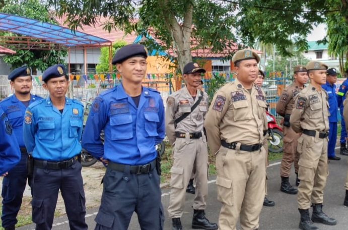 Ilustrasi Anggota Satpol-PP dan Pemadam Kebakaran. (Istimewa/Rakyatmu)