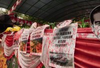 Dokumentasi Aksi di Depan Kantor KLHK. (Jatam for Rakyatmu)