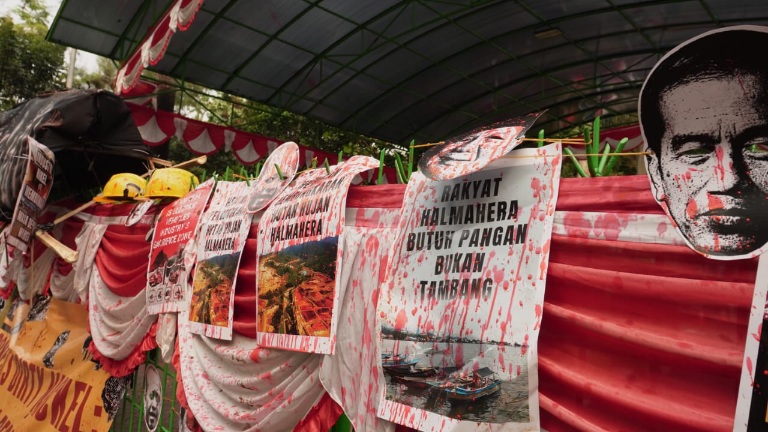 Dokumentasi Aksi di Depan Kantor KLHK. (Jatam for Rakyatmu)