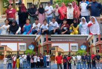 Kepala Dinas Pendidikan Kota Ternate Muchlis Djumadil Lepas Pelajar Tingkat SD dan SMP Ikut O2SN di Jakarta. (Rakyatmu)