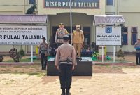 Kapolres Pulau Taliabu AKBP Totok Handoyo Pimpin Apel Pasukan Operasi Mantap Praja. (Rakyatmu)