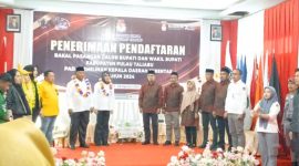 Calon Bupati dan Wakil Bupati Pulau Taliabu Citra Puspasari Mus dan La Utu Ahmadi Mendaftar di KPU. (Rakyatmu)