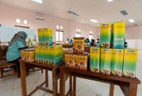 Kelompok Binaan Harita Nickel di Desa Kawasi Berhasil Mengola Buah Pala yang Merupakan Komoditas Unggulan Maluku Utara Menjadi Aneka Minuman dan Jajanan Khas dari Pulau Obi. (Harita Nickel)