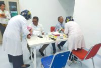 Elang-Rahim Jalani Tes Kesehatan Sebagai Pasangan Calon Bupati dan Wakil Bupati Halmahera Tengah. (Istimewa/Rakyatmu)