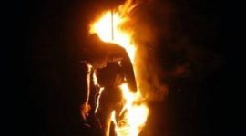 Ilustrasi Ayah Bakar Anak Kandung. (Istimewa)