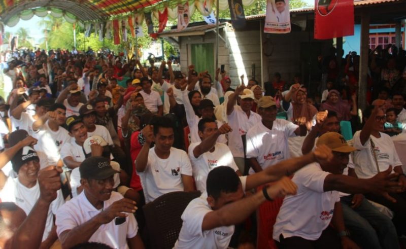 Pensukung Elang-Rahim di Acara Pengukuhan Tim Pemenang Kecamatan Weda Selatan. (Rakyatmu)