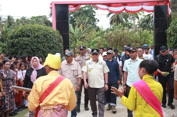 Wali Kota Ternate M. Tauhid Soleman Berkunjung di Kecamatan Batang Dua. (Bucek/Rakyatmu)