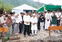 Proses Peletakan Batu Pertama Musala Raudhatul Jannah di Kelurahan Tafamutu. (Dok. Humas for Rakyatmu)