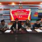 Anggota KPU Halmahera Utara Konferensi Pers Terkait Penetapan Empat Pasangan Calon di Pilkada 2024. (Rakyatmu)