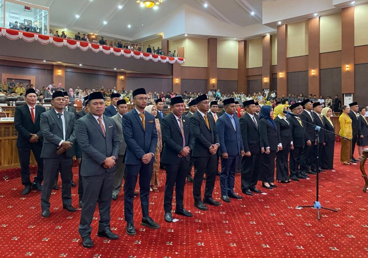 Pelantikan 45 Anggota DPRD Provinsi Maluku Utara. (Rakyatmu)