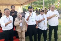 Ketua Bawaslu Maluku Utara Masita Nawawi bersama Anggota Kemisioner dan Sekretaris Bawaslu Irwan M. Saleh (paling kiri). (Rakyatmu)