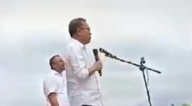 Bakal Calon Bupati Halmahera Tengah Ikram Malan Sangadji saat Deklarasi di Kota Weda, Halmahera Tengah. (Screenshot Vidio Deklarasi)