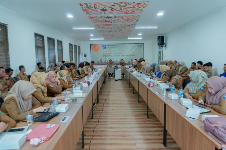 Bappelitbangda Kota Ternate Gelar Sosialisasi Rancangan Teknokratik Rencana Pembangunan Jangka Menengah Daerah (RPJMD) Tahun 2025-2029. (Rakyatmu)