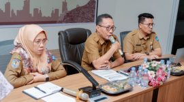 Plt Kepala Bappelitbangda Kota Ternate, Taufik Jauhar (tengah). (Rakyatmu)