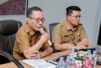 Plt. Kepala Bappelitbangda Kota Ternate, Taufik Djauhar dan Sekretaris Bappelitbangda Ronny Aries Setyono. (Rakyatmu)