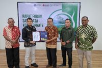 Kepala Bappelitbangda Kota Ternate Taufik Jauhar Terima Hasil Evaluasi Penyelenggaraan Statistik Sektoral Tahun 2024. (Rakyatmu)