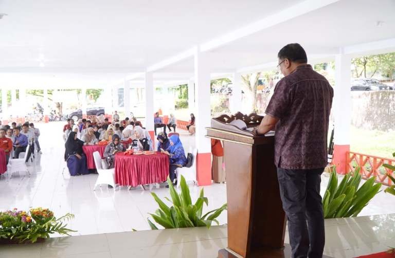 Sekretaris Daerah Kota Tidore Kepulauabn Ismail Dukomalamo Buka Dialog Kepumudaan. (Rakyatmu)